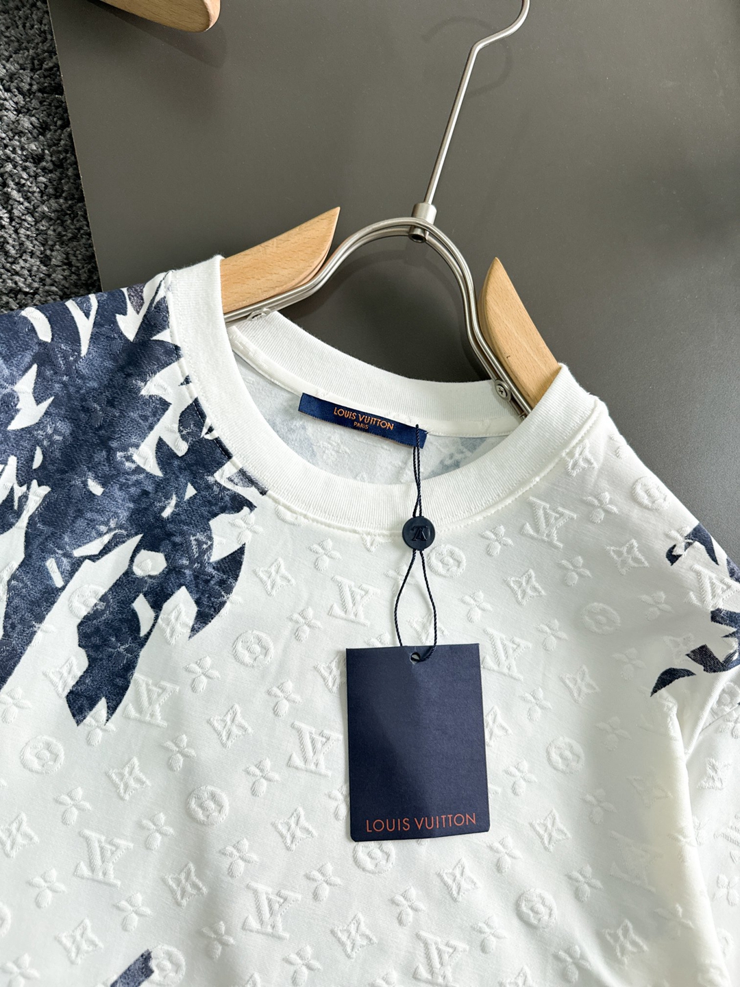 很精緻的印花 2024新品 LV 原單衣服 純棉圓領短袖T恤 白色