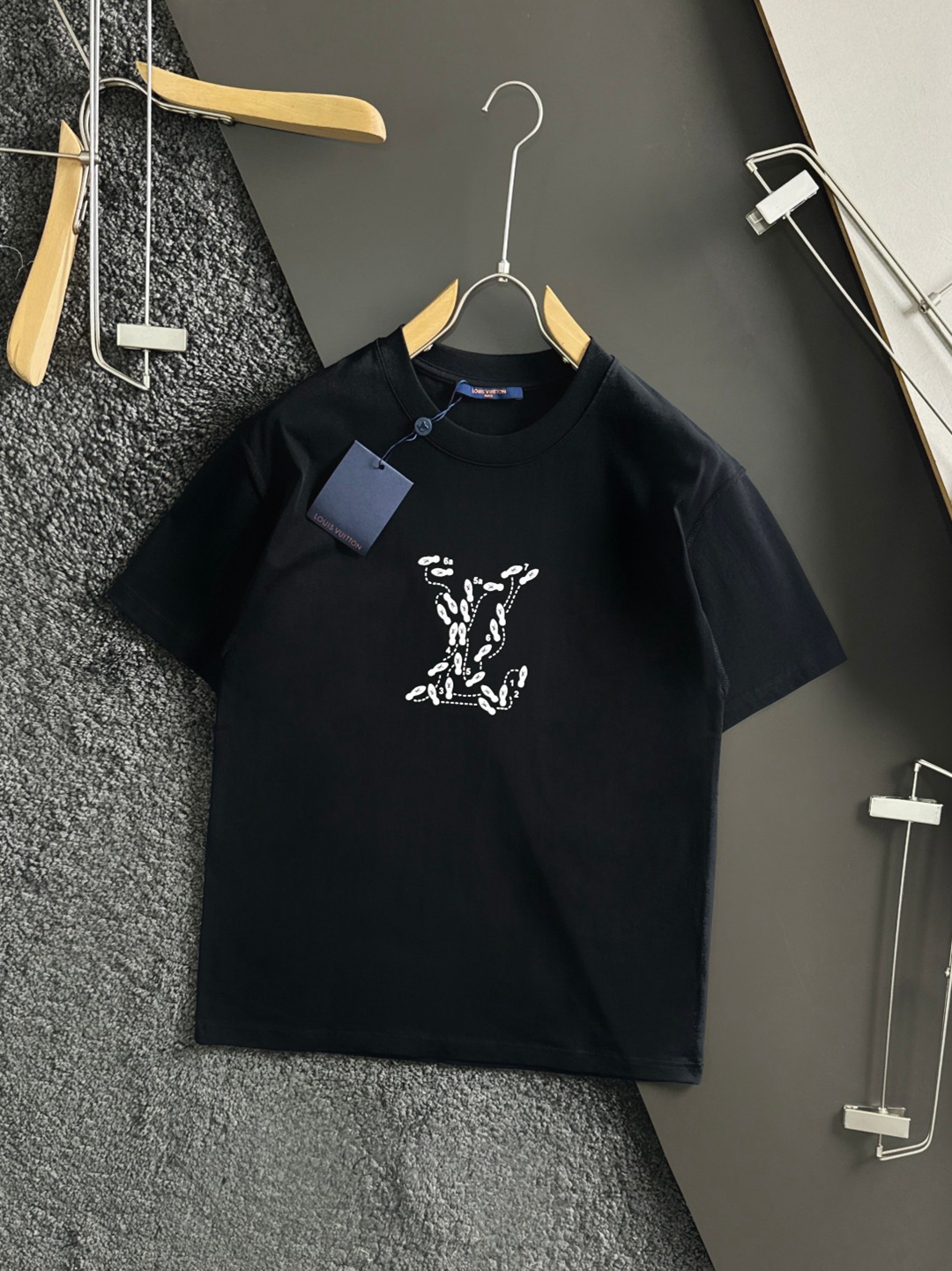 精緻設計 LV 原單服裝 純棉圓領短袖T恤黑色 2024新品