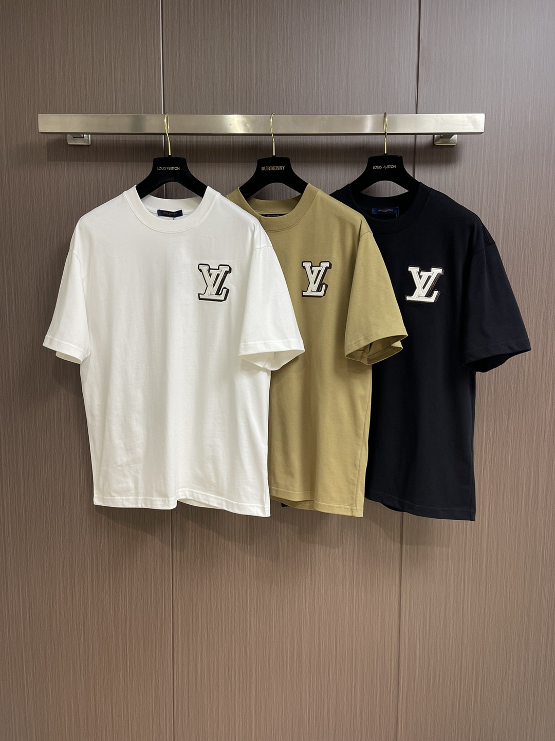 LV大logo設計 頂級原單衣服 圓領短袖T恤 男女同款