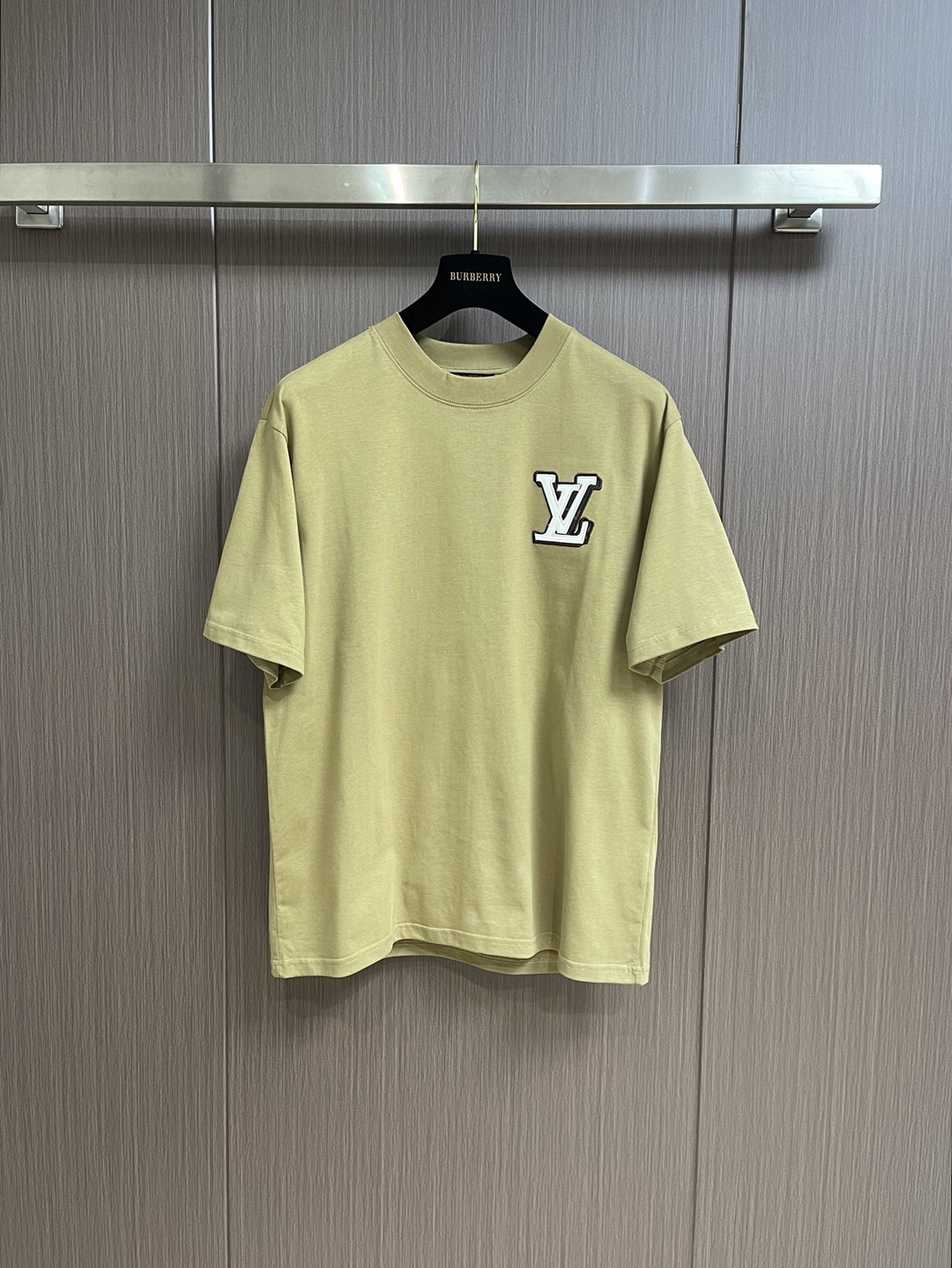 LV大logo設計 頂級原單衣服 圓領短袖T恤 男女同款