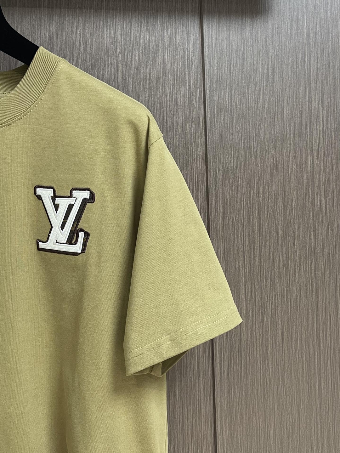 LV大logo設計 頂級原單衣服 圓領短袖T恤 男女同款