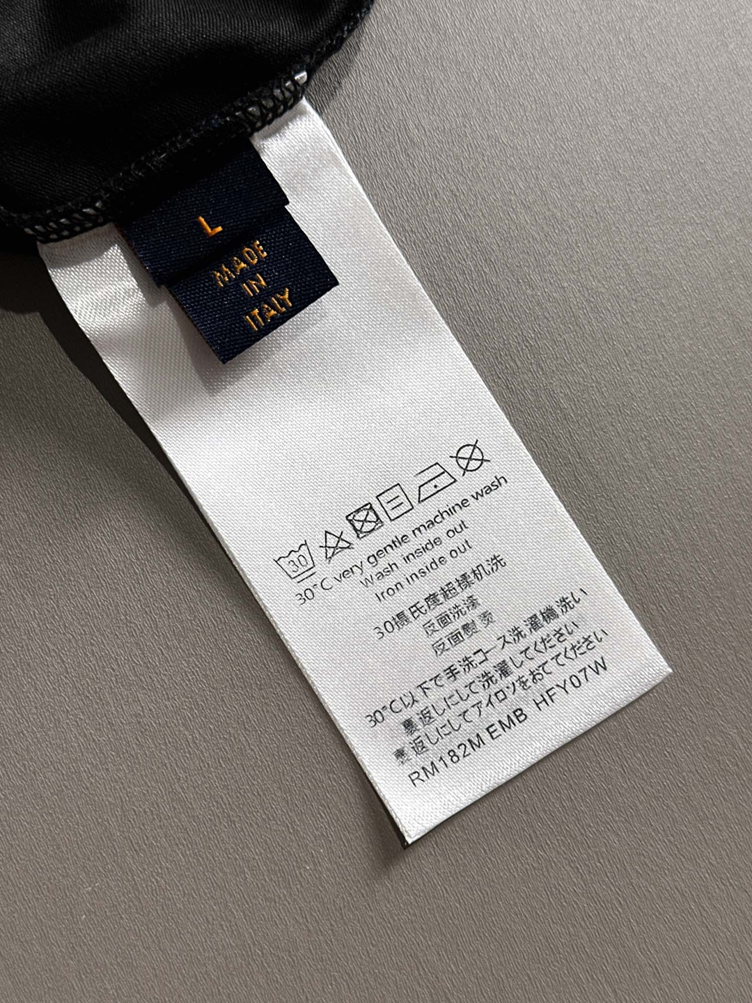 精緻黑色 2024新品 純棉短袖T恤 路易威登短袖高仿衣服