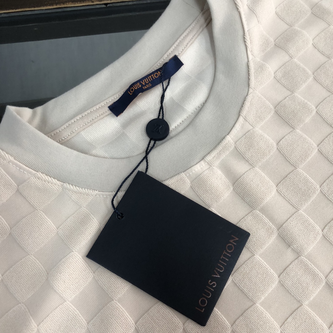 Louis vuitton/LV 高仿精品衣服 圓領短袖T恤 盤棋格設計