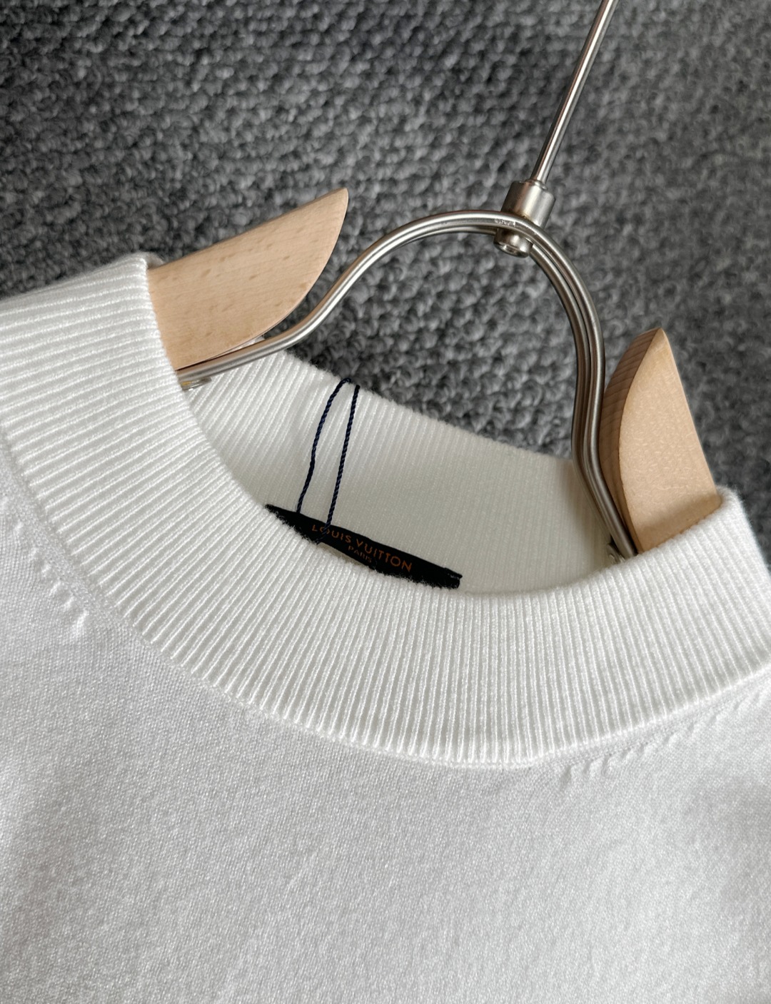 lv高仿精品衣服羊毛混紡高領毛衣