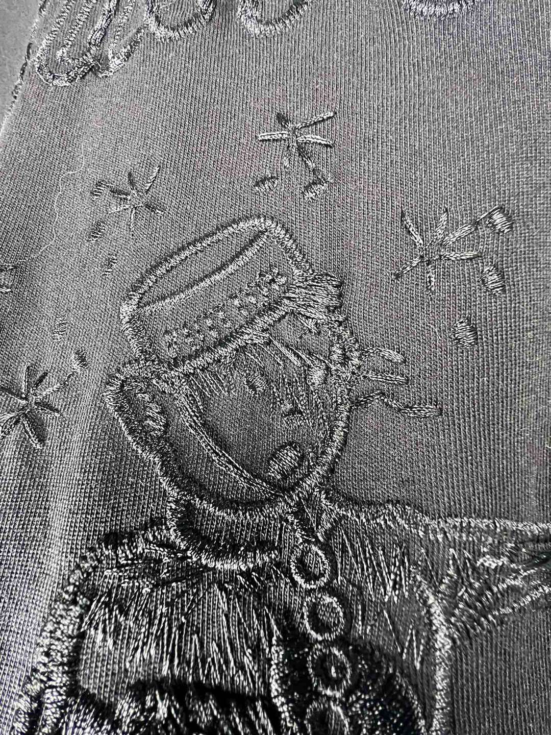 2024春夏新品 LV 高仿服裝 圓領短袖T恤