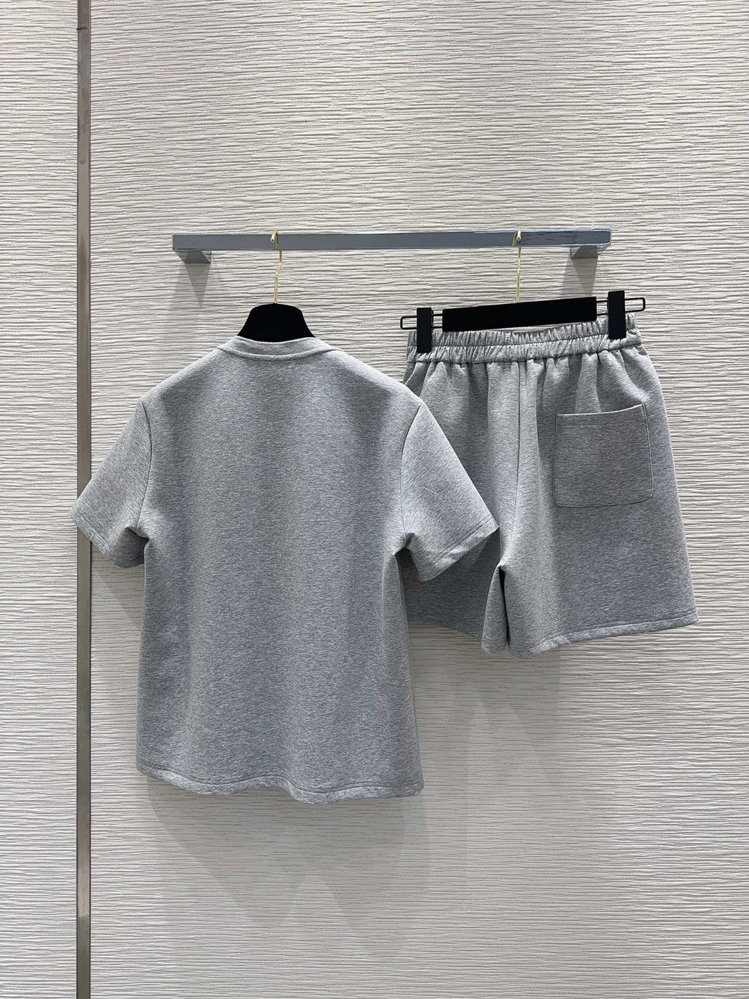 LOUIS VUITTONA貨衣服 極簡約休閒運動休閒套裝
