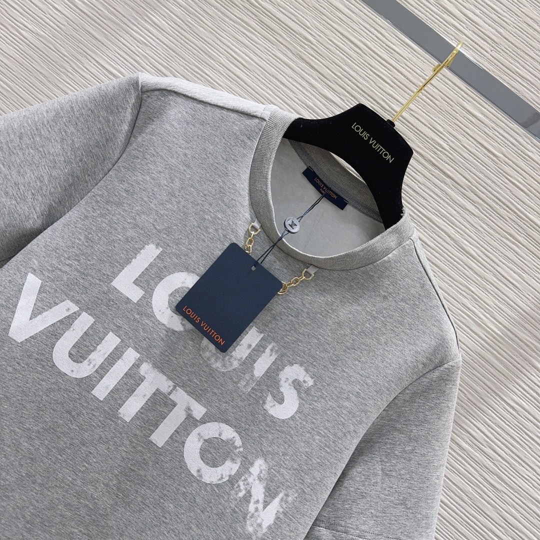 LOUIS VUITTONA貨衣服 極簡約休閒運動休閒套裝