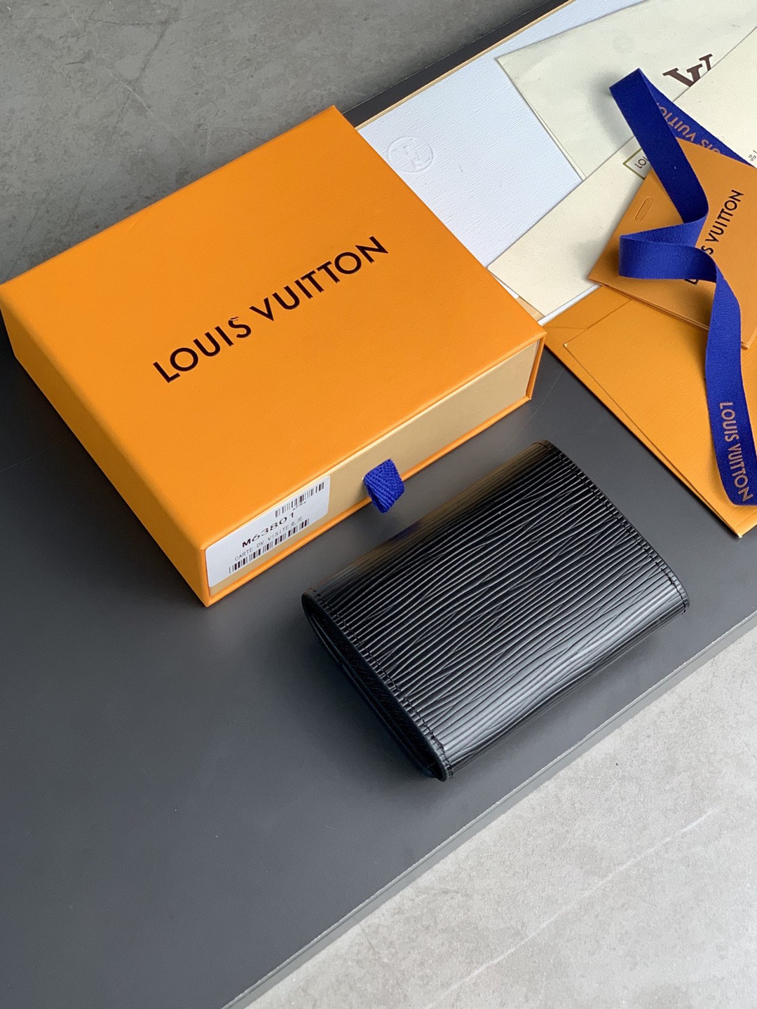 M82589 老花 LV 頂級原單手拿包 Pochette Voyage 系列