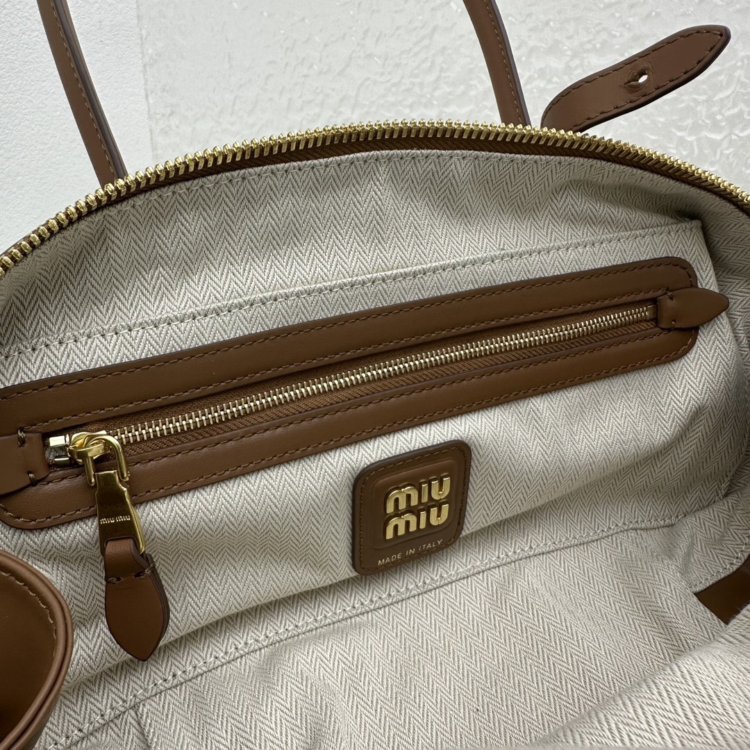 高仿名牌包Miu Miu缪缪 拼接保齡球包包 Arcadie 皮革手袋