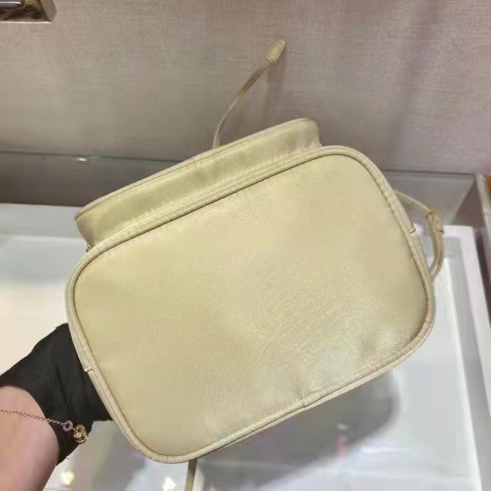 一比一複刻普拉達包包 Prada Duet Re-Nylon 水桶袋 杏色