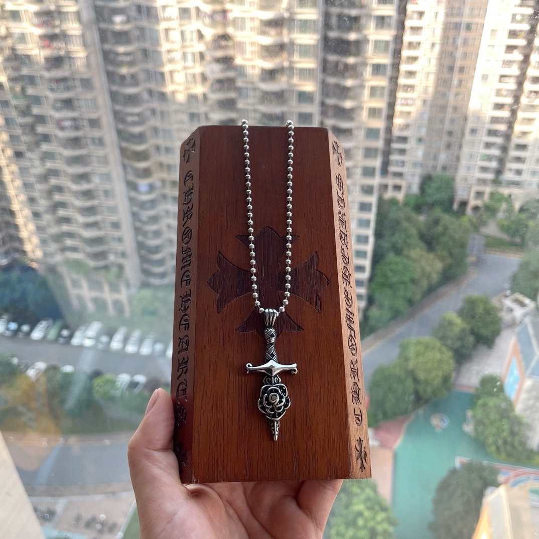 高仿Chrome Hearts克羅心飾品 經典復古珍珠項鍊 茶花十字架吊墜