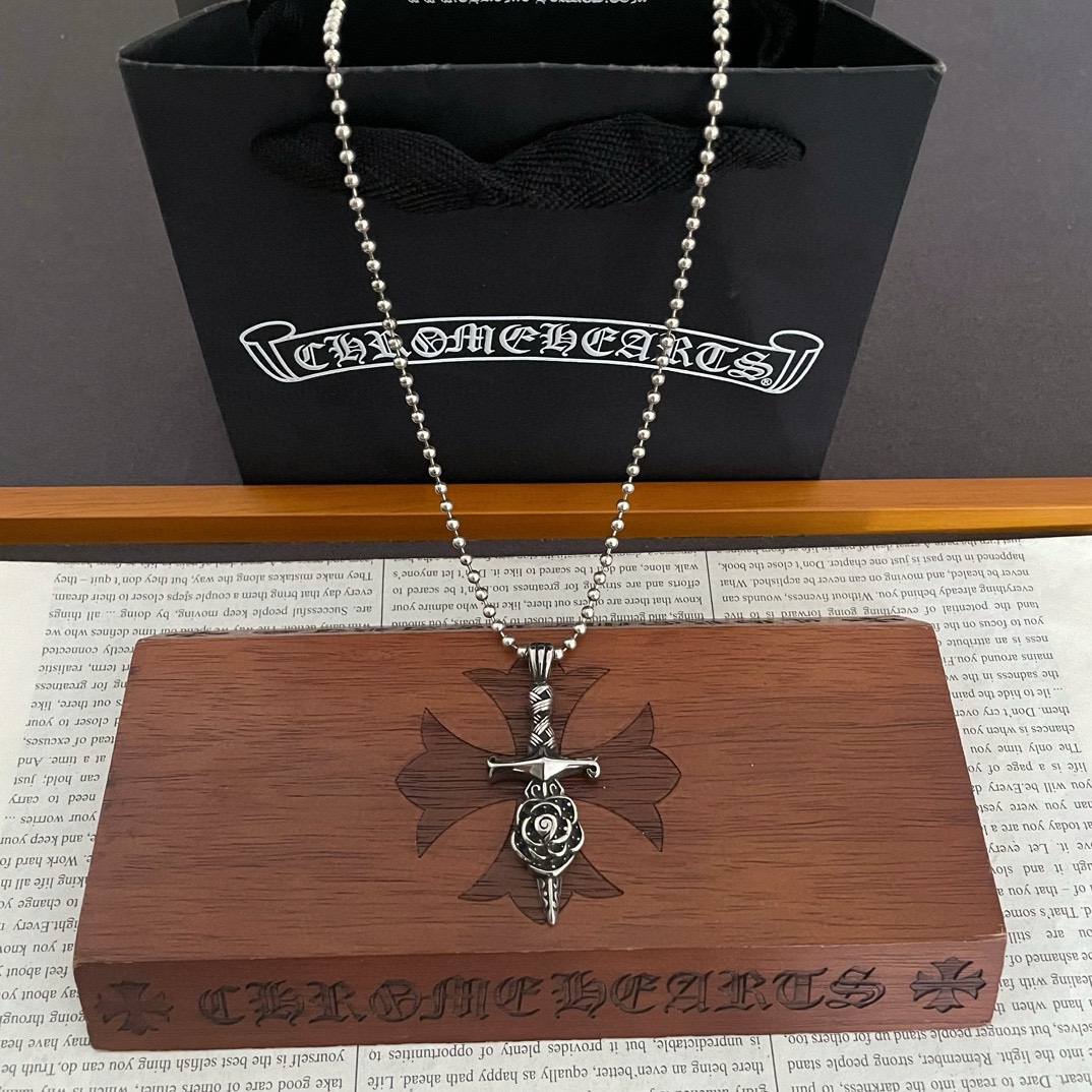 高仿Chrome Hearts克羅心飾品 經典復古珍珠項鍊 茶花十字架吊墜