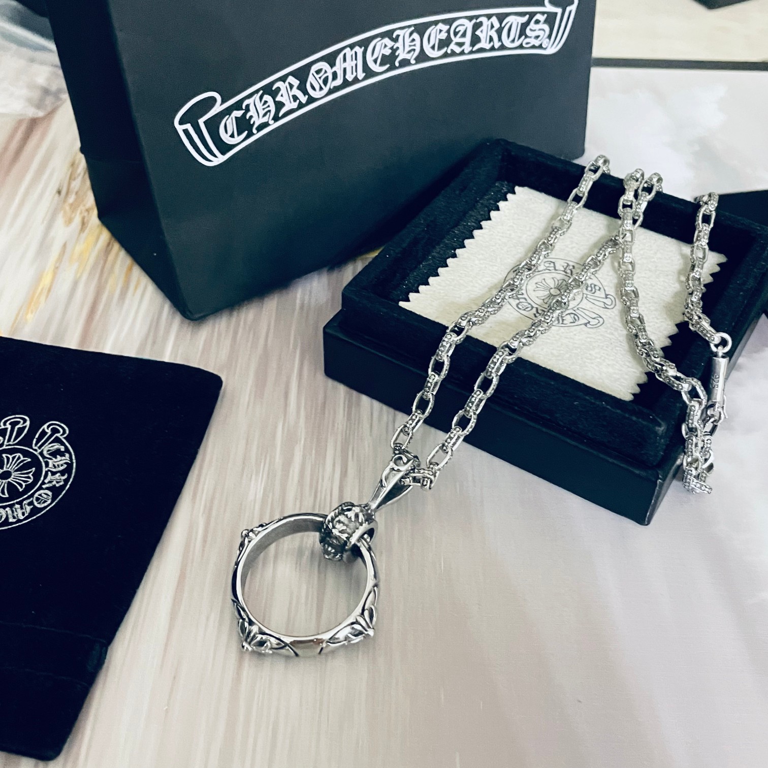 高仿複刻Chrome Hearts克羅心飾品 經典釦環十字花吊墜 字母項鍊