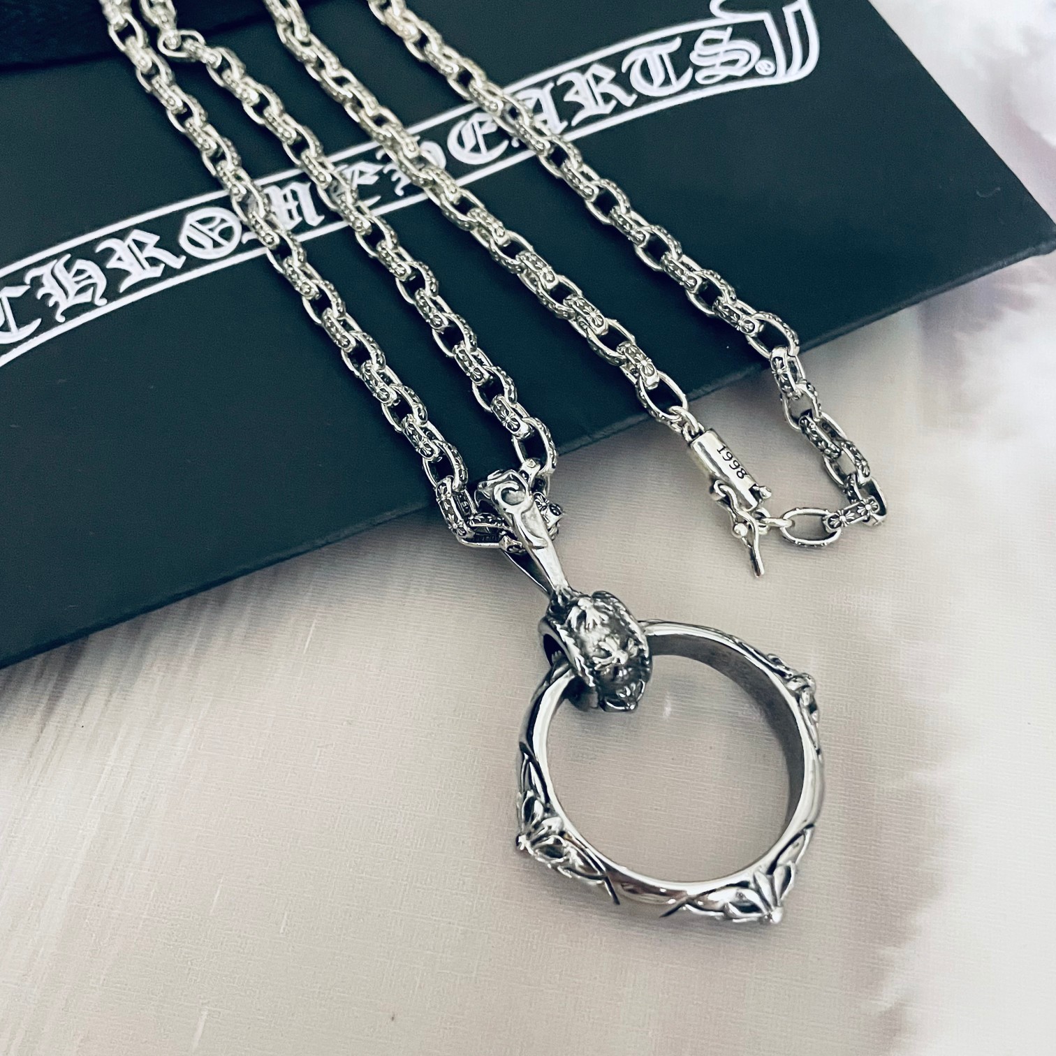 高仿複刻Chrome Hearts克羅心飾品 經典釦環十字花吊墜 字母項鍊