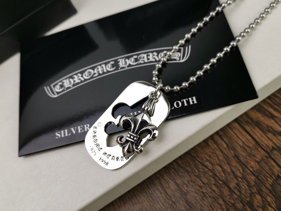 高仿原單Chrome Hearts克羅心飾品 鳶尾花狗牌鏤空吊墜項鍊鏈長70cm