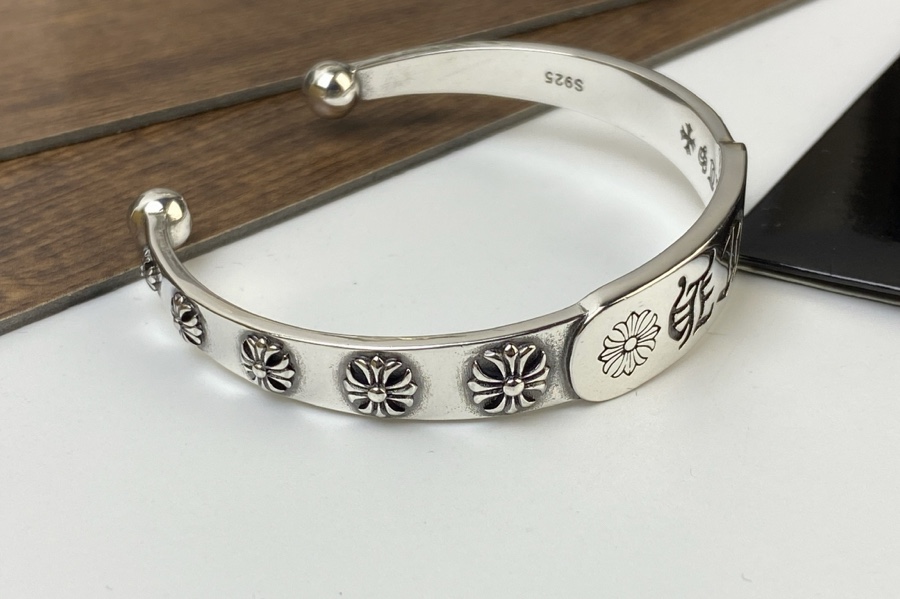 專櫃複刻Chrome Hearts克羅心飾品 軍花十字花開口字母亮銀手鐲