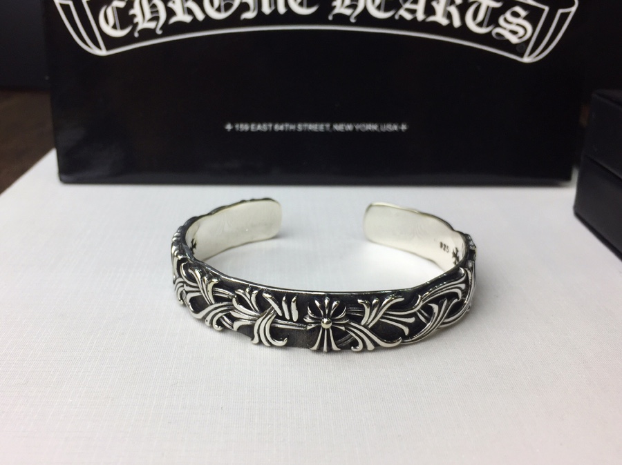 高仿原單Chrome Hearts克羅心飾品 寬版開口復古花紋十字架手鐲