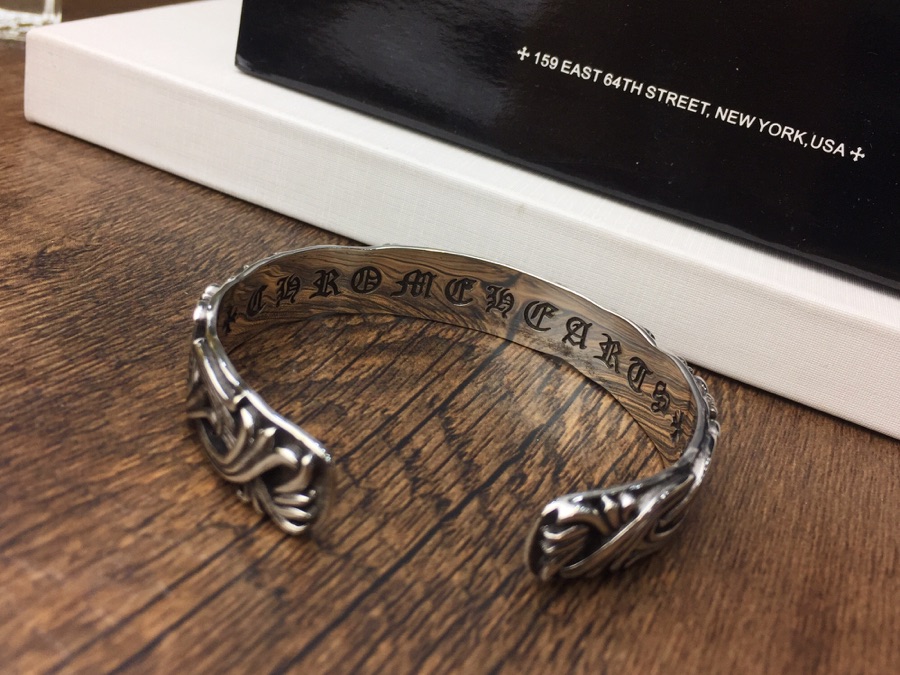 高仿原單Chrome Hearts克羅心飾品 寬版開口復古花紋十字架手鐲