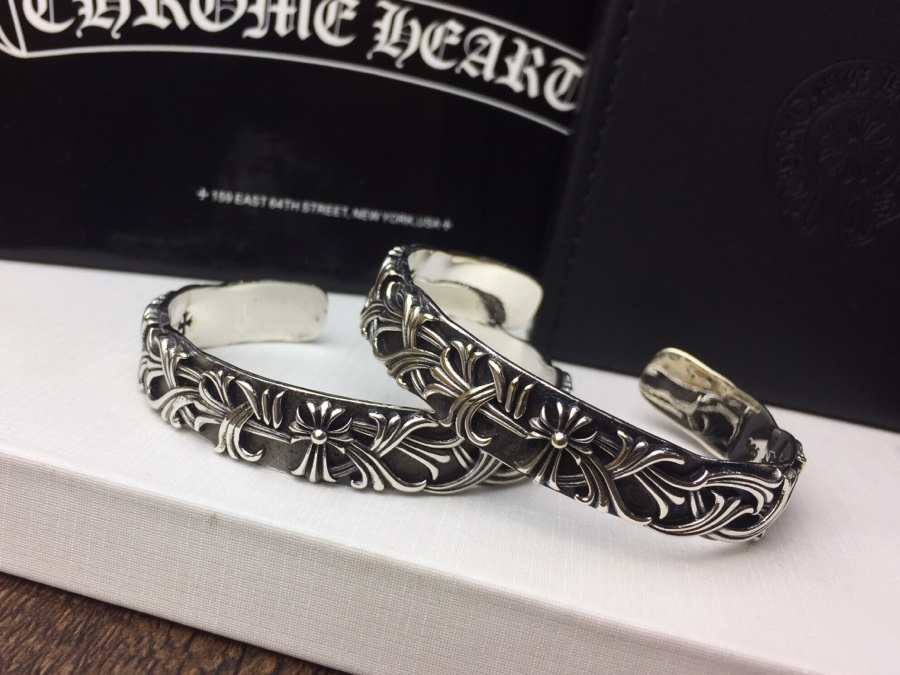 高仿原單Chrome Hearts克羅心飾品 寬版開口復古花紋十字架手鐲