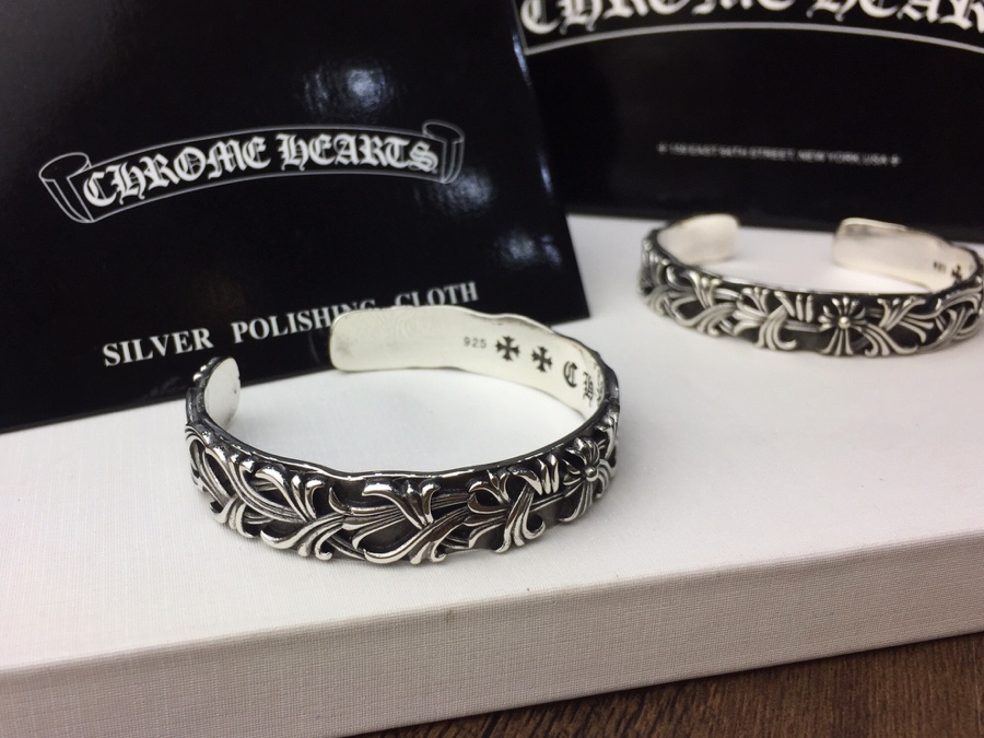 高仿原單Chrome Hearts克羅心飾品 寬版開口復古花紋十字架手鐲