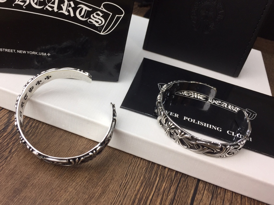 高仿原單Chrome Hearts克羅心飾品 寬版開口復古花紋十字架手鐲
