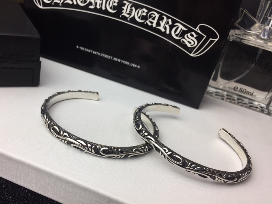 一比一原單Chrome Hearts克羅心飾品 SBT滕花Scroll開口手鐲