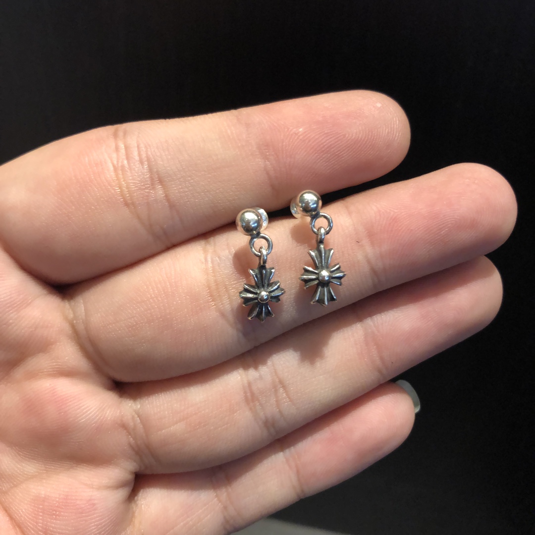 高仿複刻Chrome Hearts克羅心飾品 TINY E十字架耳墜