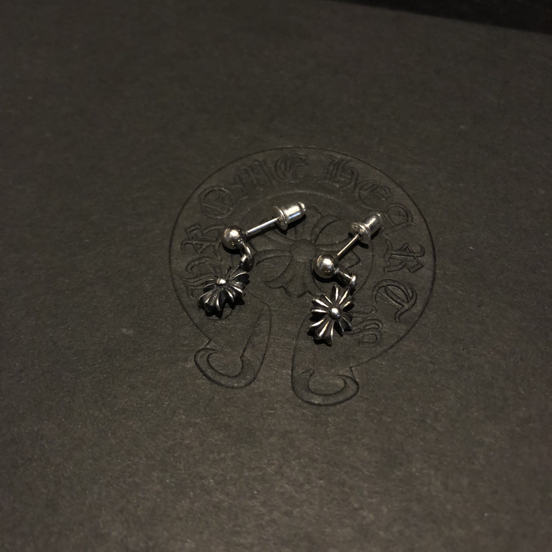 高仿複刻Chrome Hearts克羅心飾品 TINY E十字架耳墜
