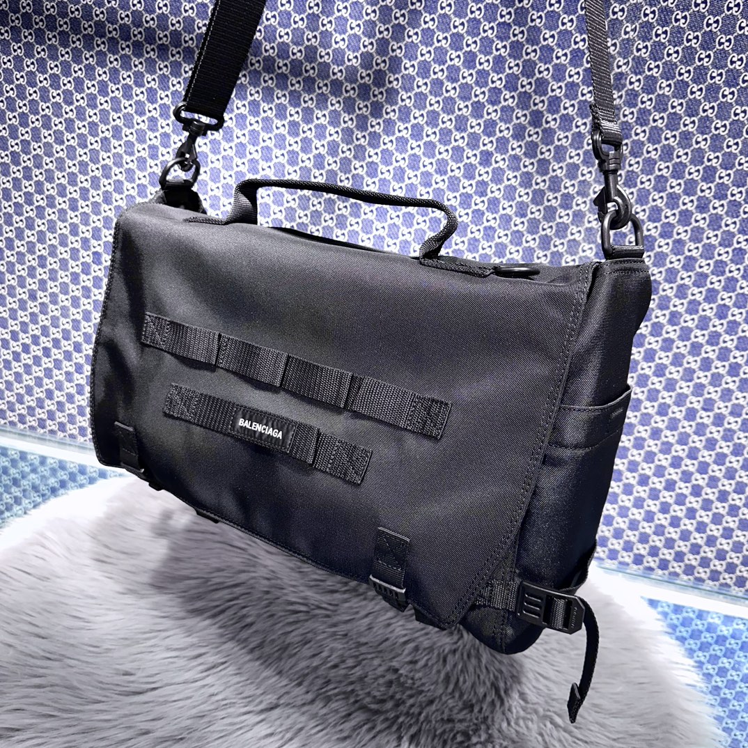 balenciaga巴黎世家高仿復刻原單包包 Army 黑色尼龍郵差包 特大 