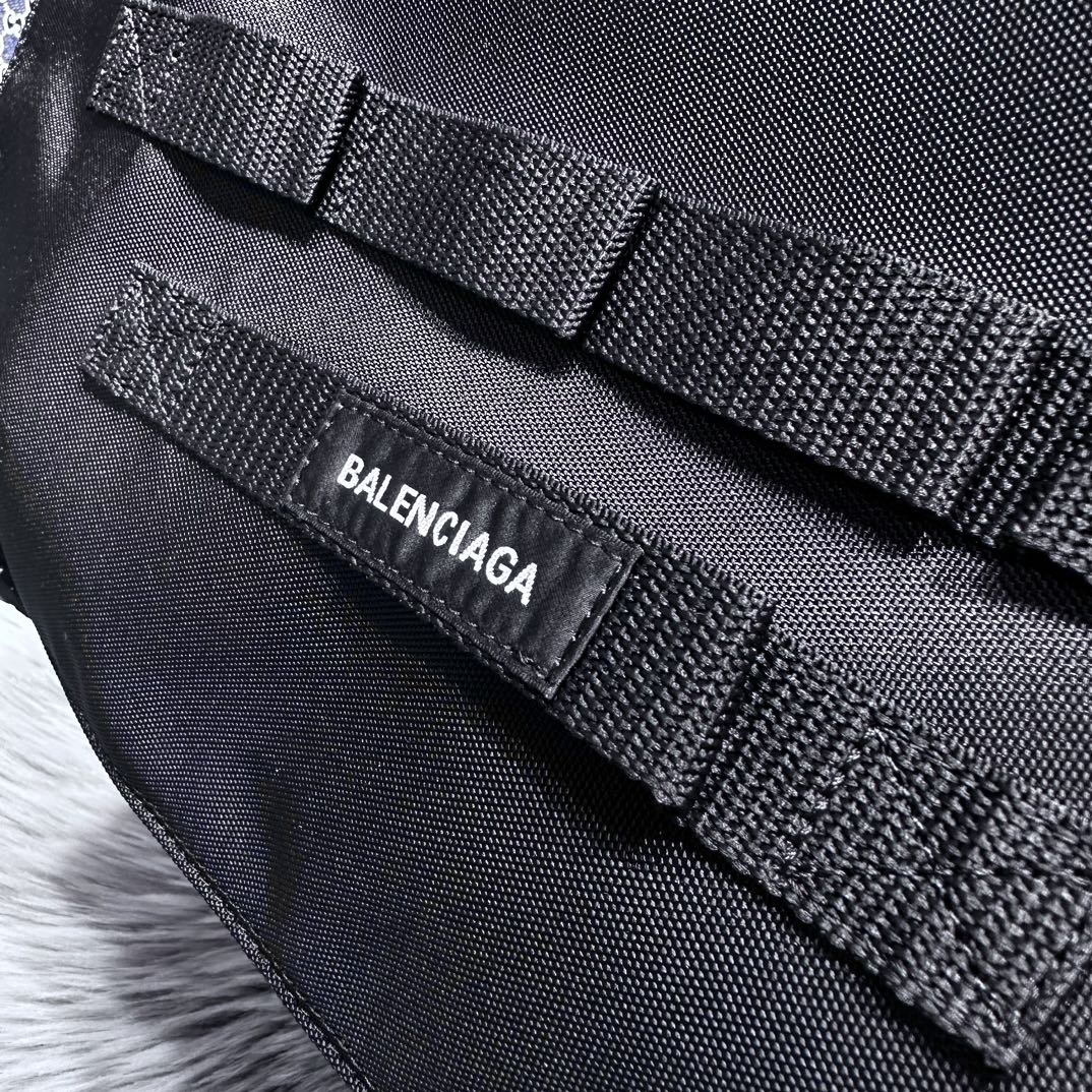 balenciaga巴黎世家高仿復刻原單包包 Army 黑色尼龍郵差包 特大 