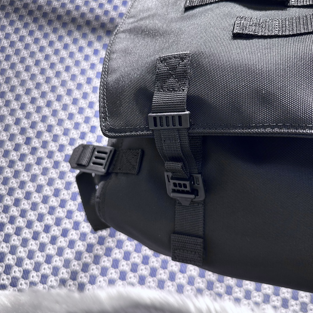 balenciaga巴黎世家高仿復刻原單包包 Army 黑色尼龍郵差包 特大 