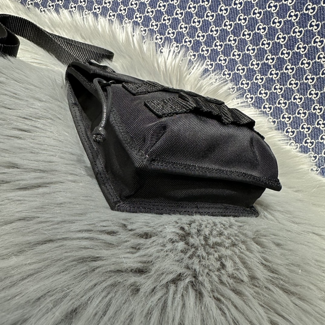 専櫃1比1balenciaga巴黎世家包包 ARMY 小號 尼龍肩帶手拿包 斜揹包