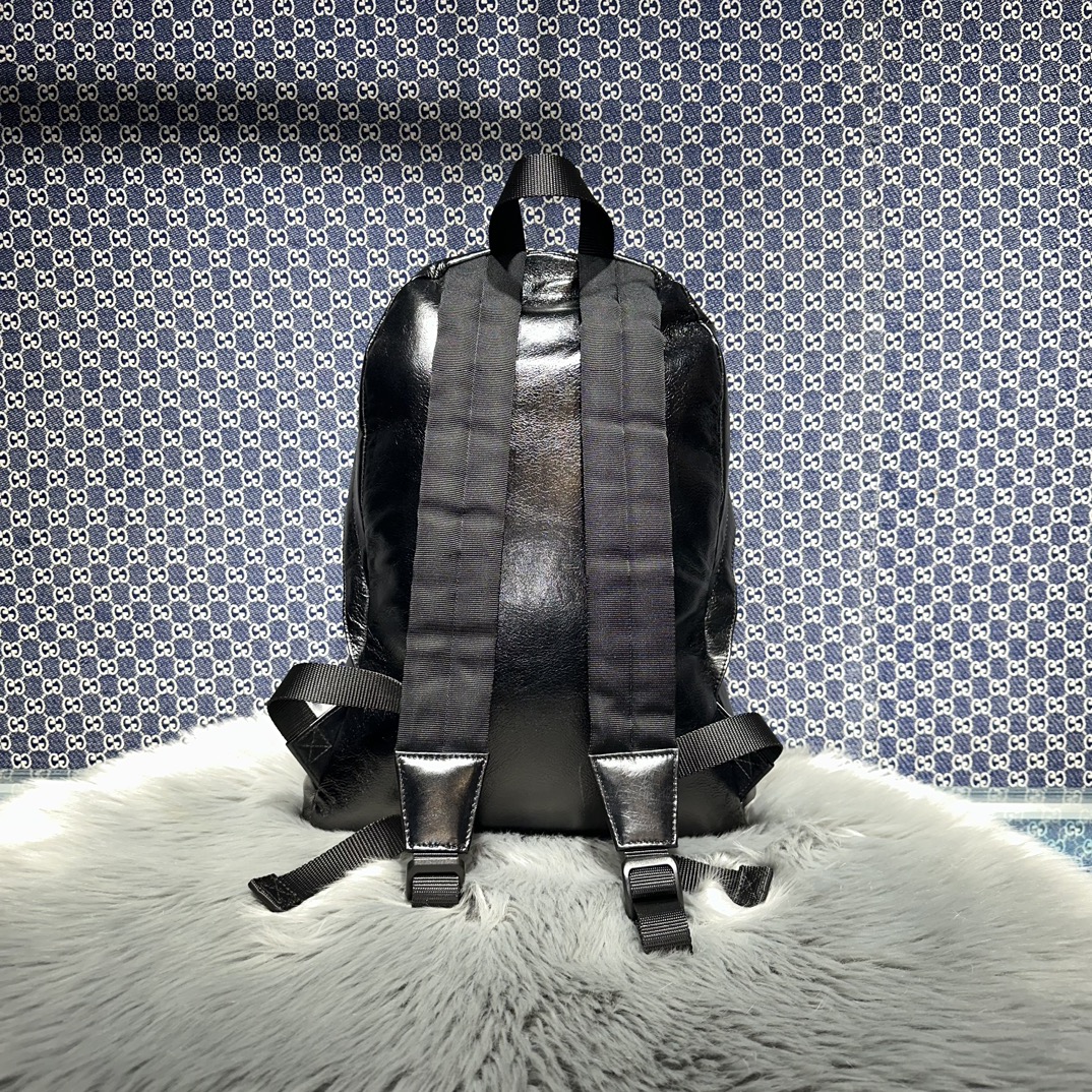 一比一高仿balenciaga巴黎世家包包 虎字母壓花 洗水牛皮Explorer雙肩揹包