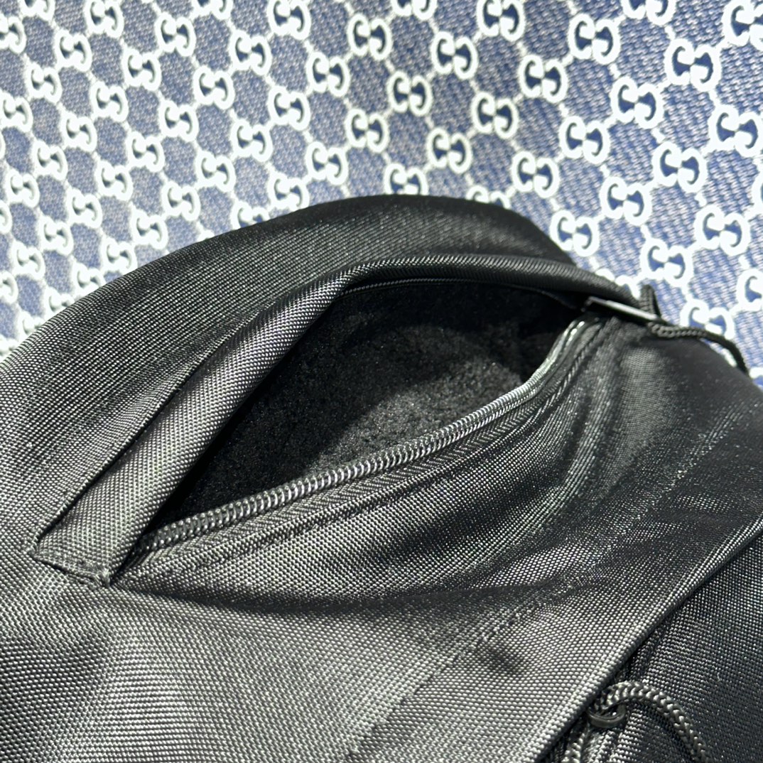原單複刻balenciaga巴黎世家包包 SKIWEAR-Ski黑色再生尼龍雙肩包