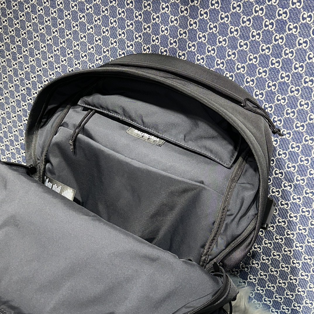 原單複刻balenciaga巴黎世家包包 SKIWEAR-Ski黑色再生尼龍雙肩包