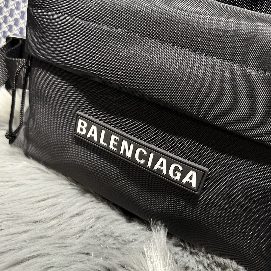 原單複刻balenciaga巴黎世家包包 SKIWEAR-Ski黑色再生尼龍雙肩包