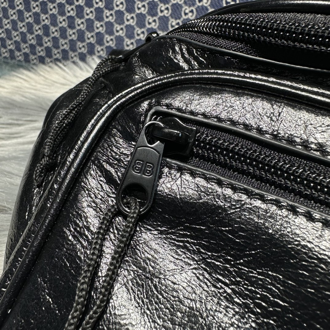 一比一専櫃複刻balenciaga巴黎世家包包 Explorer 黑色細紋羊皮革腰包