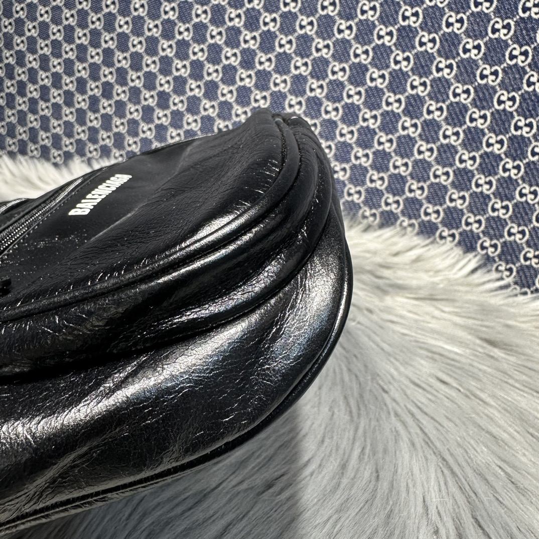 一比一専櫃複刻balenciaga巴黎世家包包 Explorer 黑色細紋羊皮革腰包
