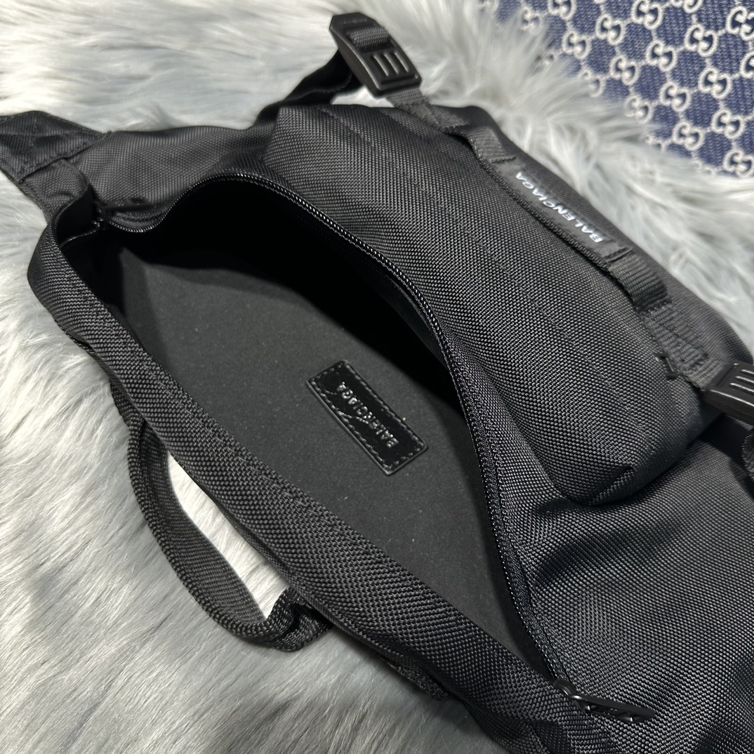 1比1専櫃複刻balenciaga巴黎世家包包 Army 黑色尼龍大號腰包