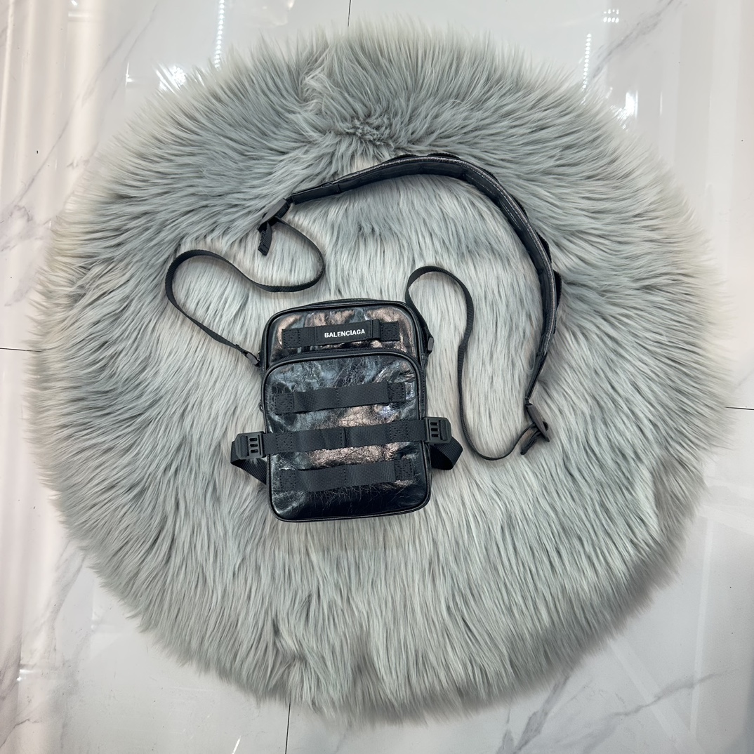 高仿原單balenciaga巴黎世家包包 Army 黑色牛皮 斜挎郵差包 小號