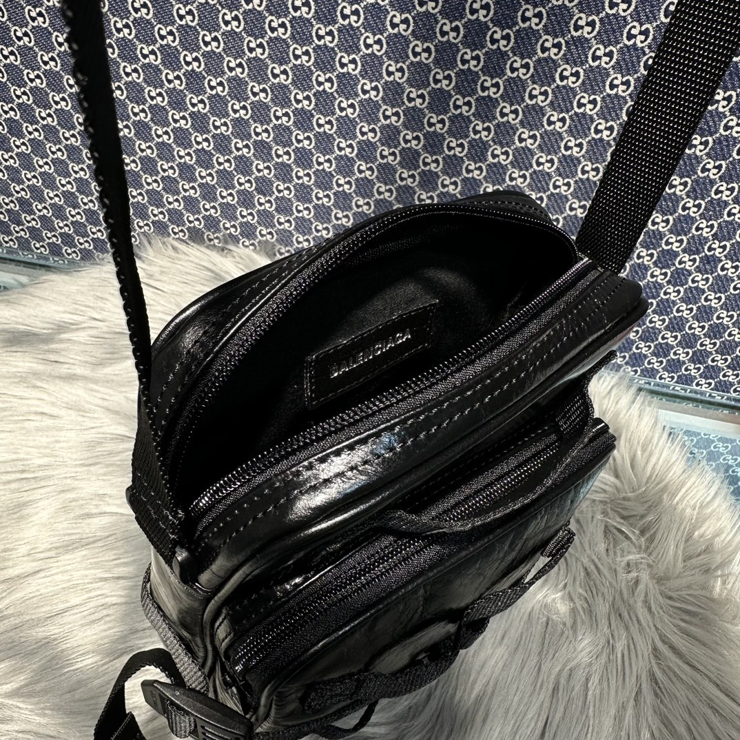 高仿原單balenciaga巴黎世家包包 Army 黑色牛皮 斜挎郵差包 小號