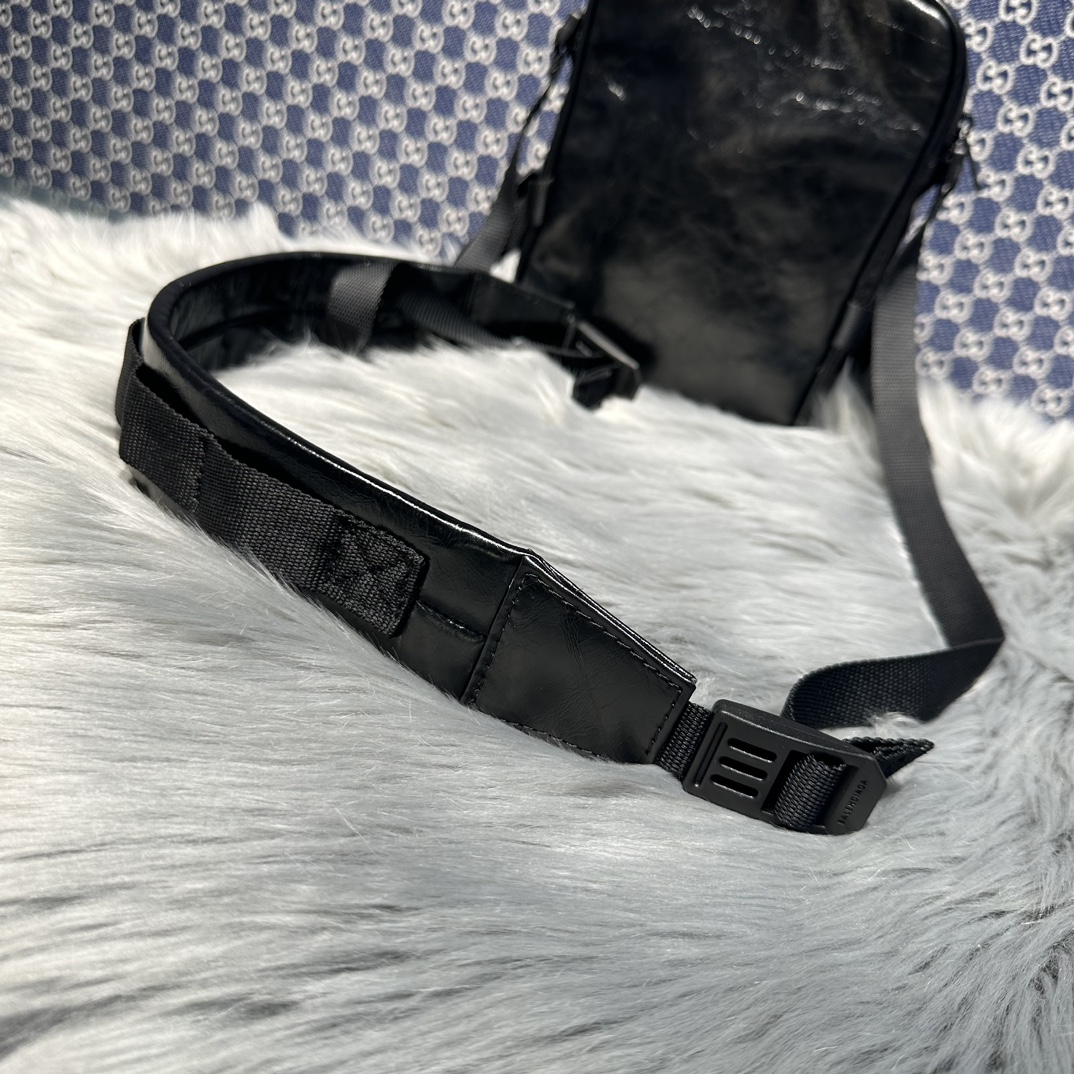 高仿原單balenciaga巴黎世家包包 Army 黑色牛皮 斜挎郵差包 小號