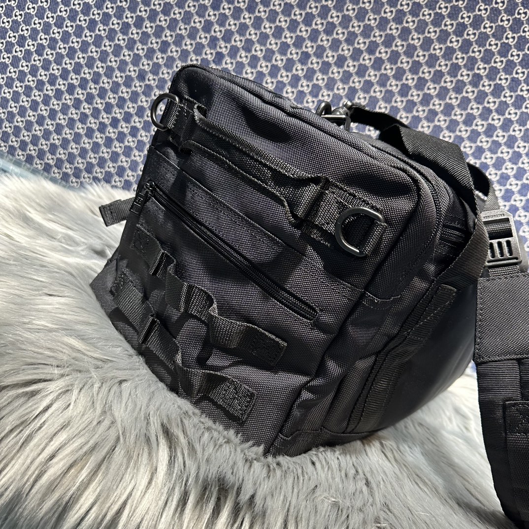 原單高仿balenciaga巴黎世家包包 黑色Army 大號 尼龍斜背手提旅行包 