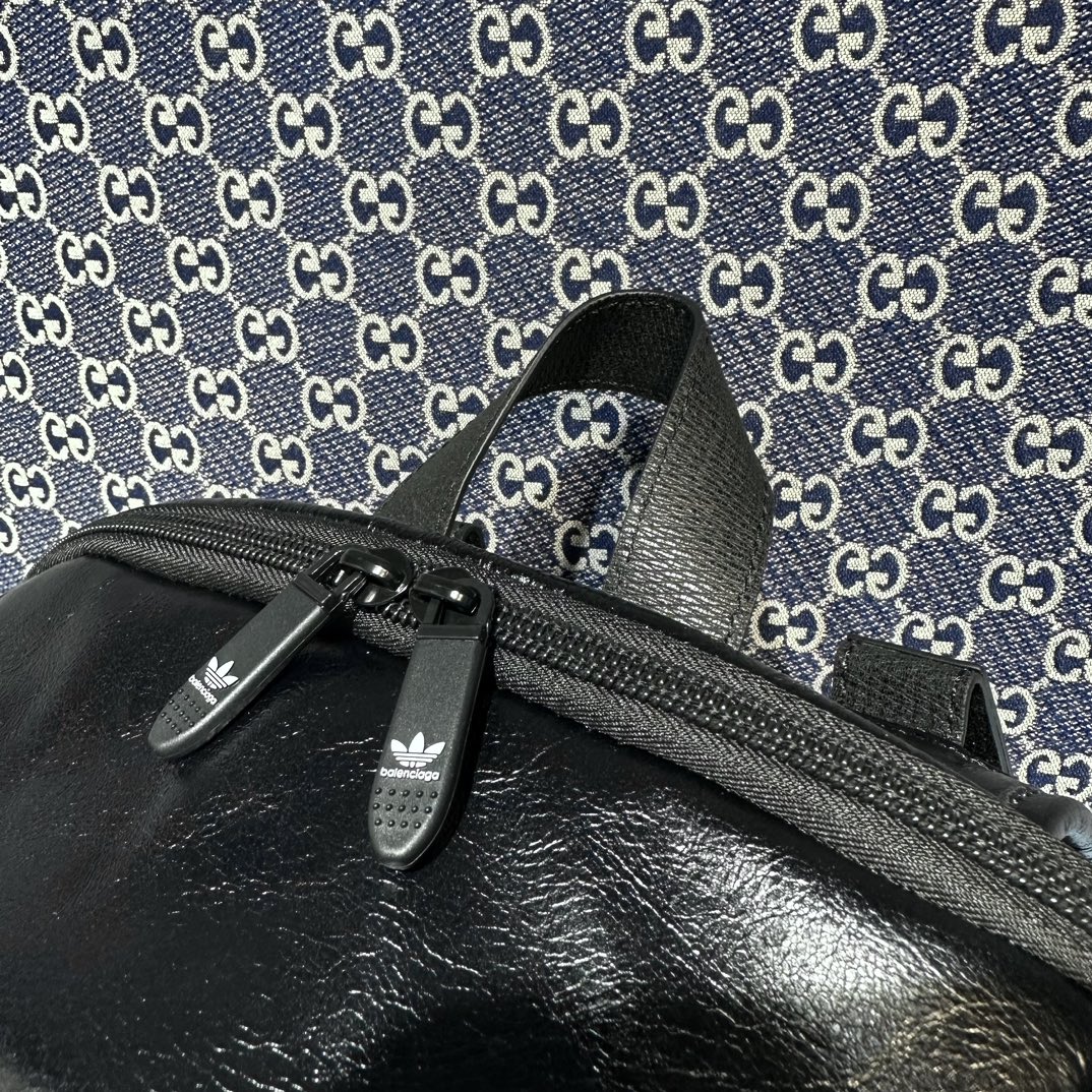 複刻高仿balenciaga巴黎世家xAdidas阿迪達斯聯名款皮革書包揹包雙肩包