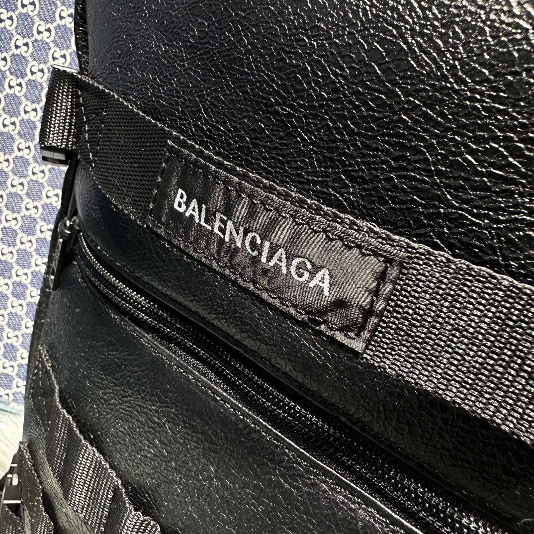 一比一複刻balenciaga巴黎世家 ARMY Space洗水牛皮 多用途雙肩包