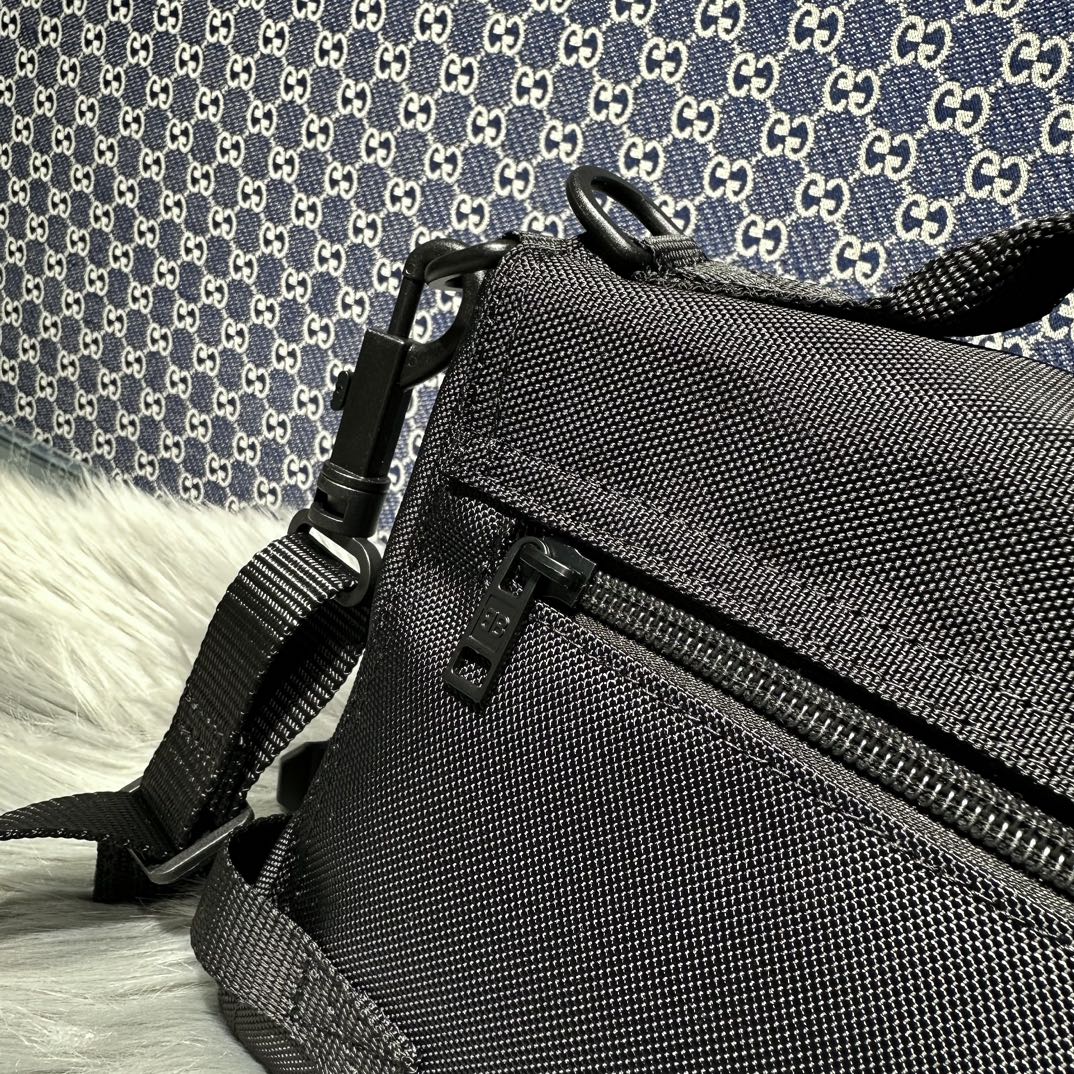 原單複刻balenciaga巴黎世家 Army 黑色尼龍郵差包