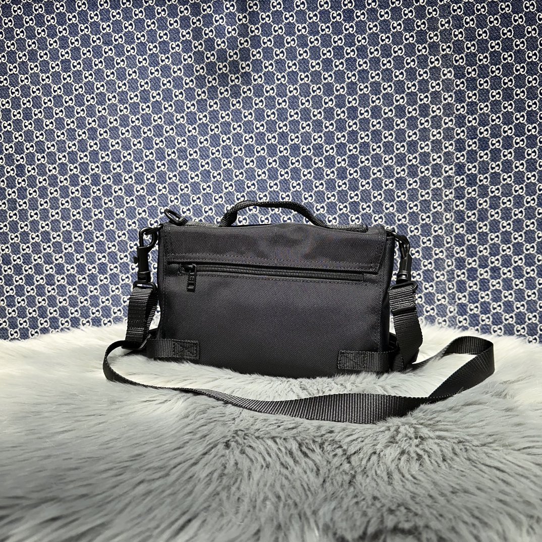 原單複刻balenciaga巴黎世家 Army 黑色尼龍郵差包