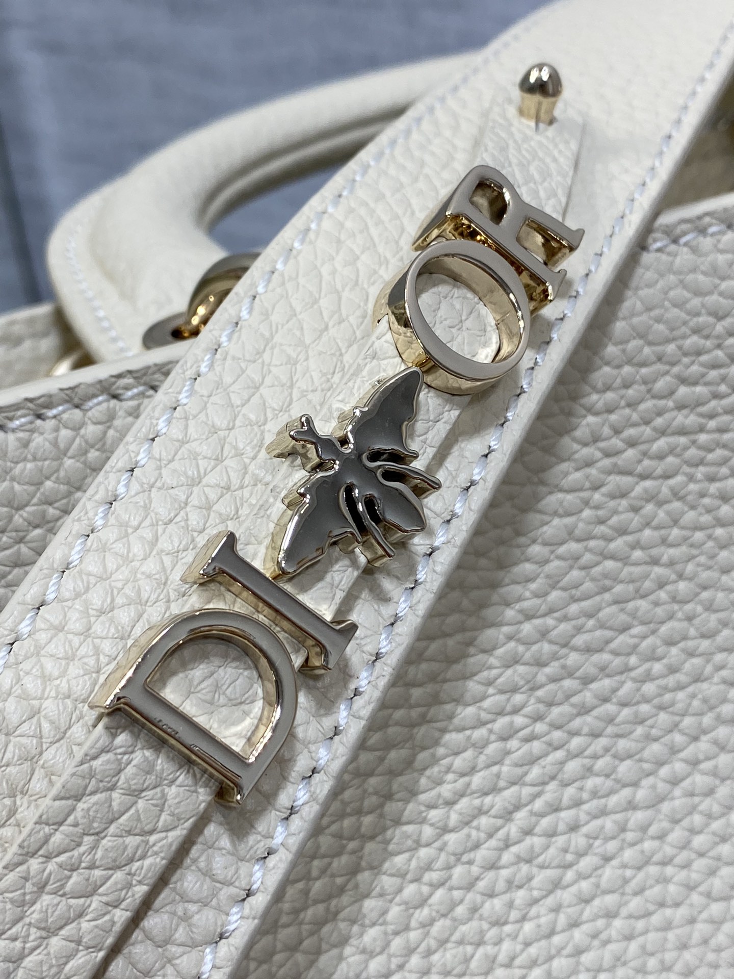 DIOR迪奧Lady D-Sire牛皮顆粒紋系列高仿包包 白色女士手提包
