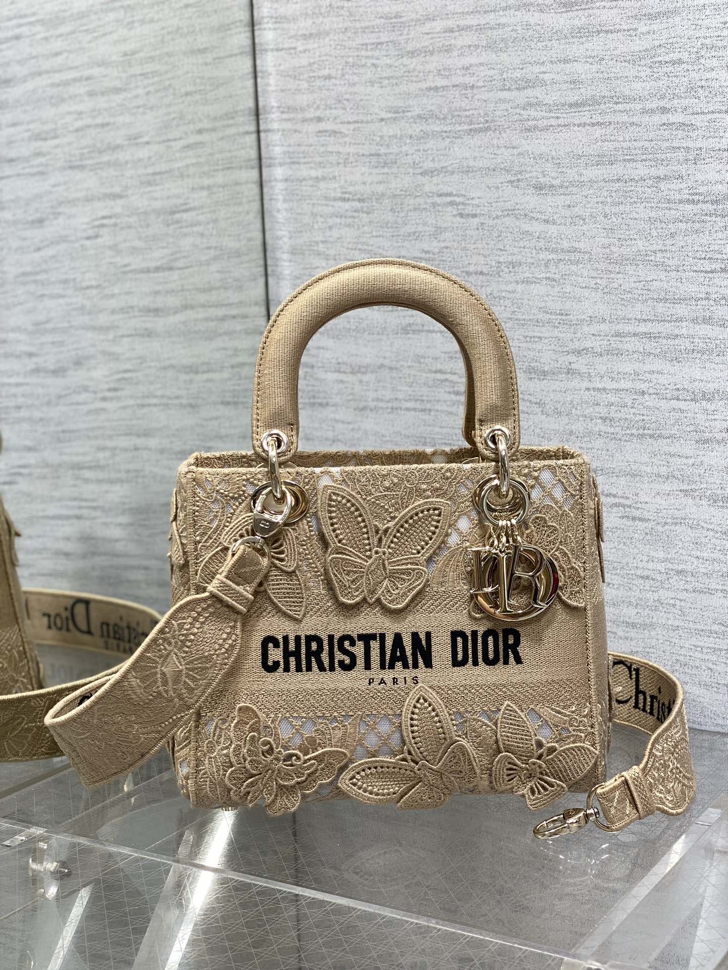 Lady系列DIOR迪奧一比一復刻專櫃同步手提包超級漂亮