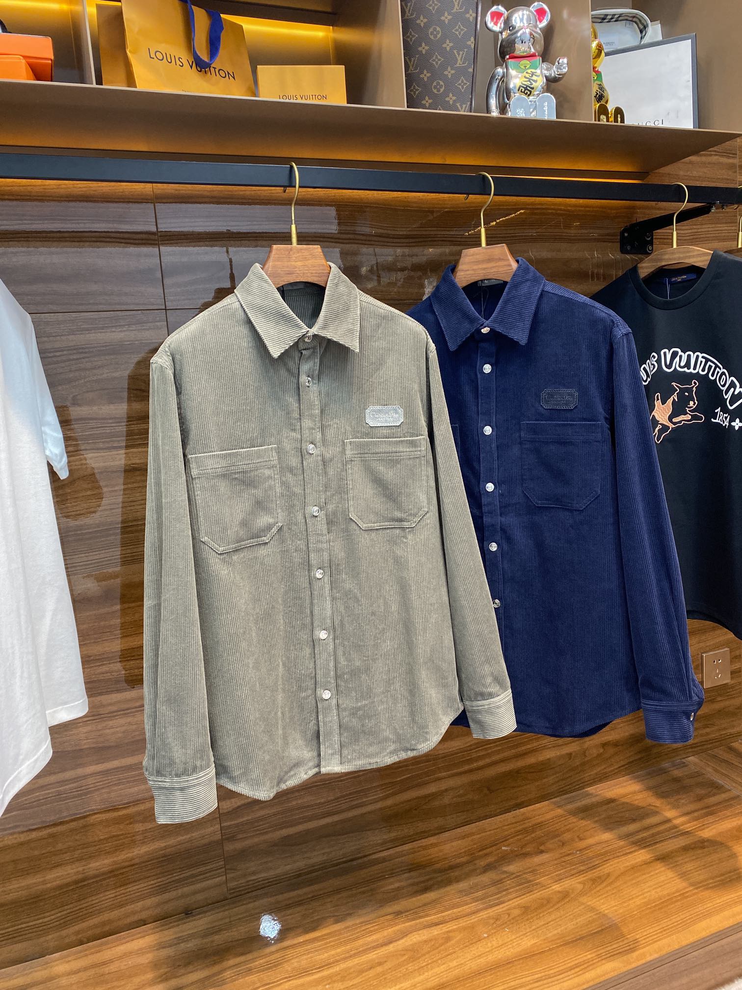 DIOR高仿衣服外套燈芯絨面料薄襯衣